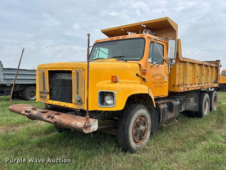 2000 International 2654 dump truck - NA9406