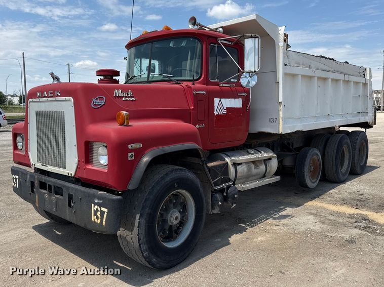 1987 Mack RS685 LS dump truck - ND9486