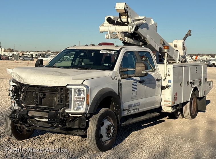 2023 Ford F550 Super Duty Crew Cab bucket truck - YA1870