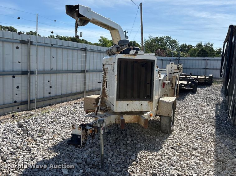 2010 Bandit 200XP wood chipper - YA3244