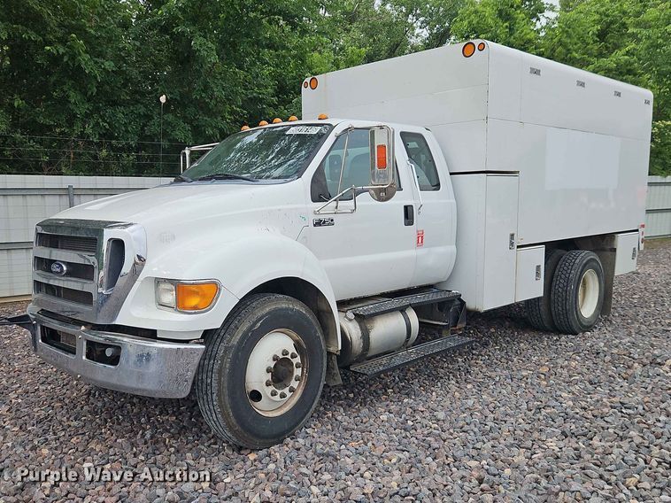 2015 Ford F750 Super Duty chipper truck - YA3299