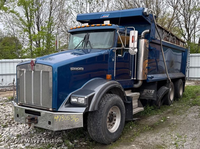 2006 Kenworth T800 dump truck - YA3327