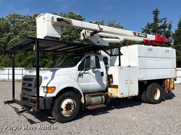 2015 Ford F750 Super Duty forestry bucket truck - YA3521
