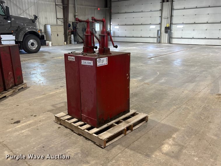 (2) oil pump tanks - DO5266