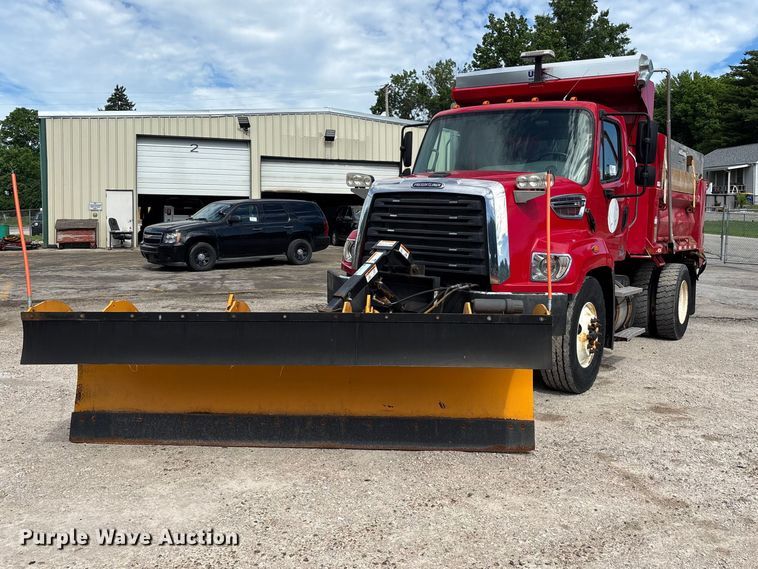 2016 Freightliner 108SD dump truck - DQ5491