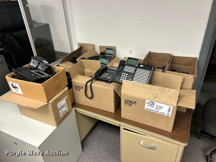 Phones - DQ5517