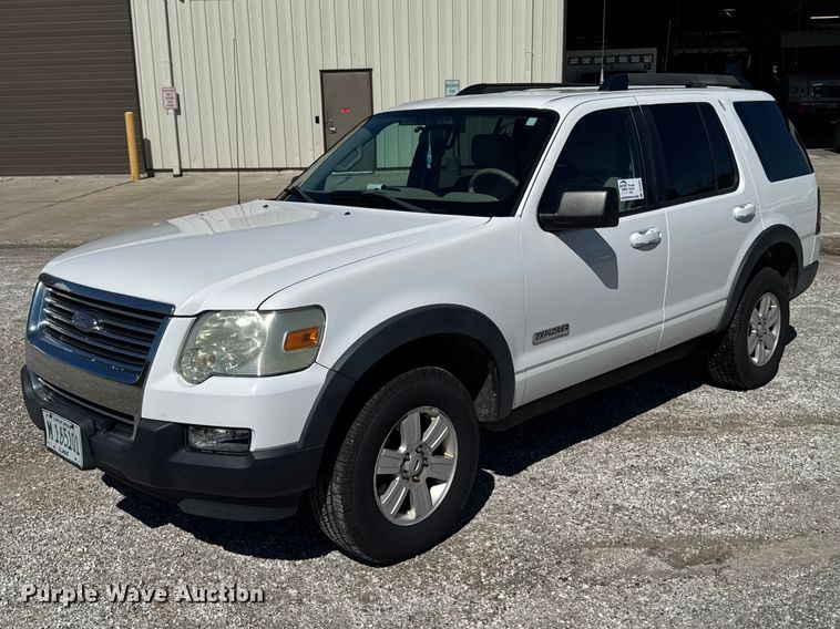 2007 Ford Explorer SUV - DV2037