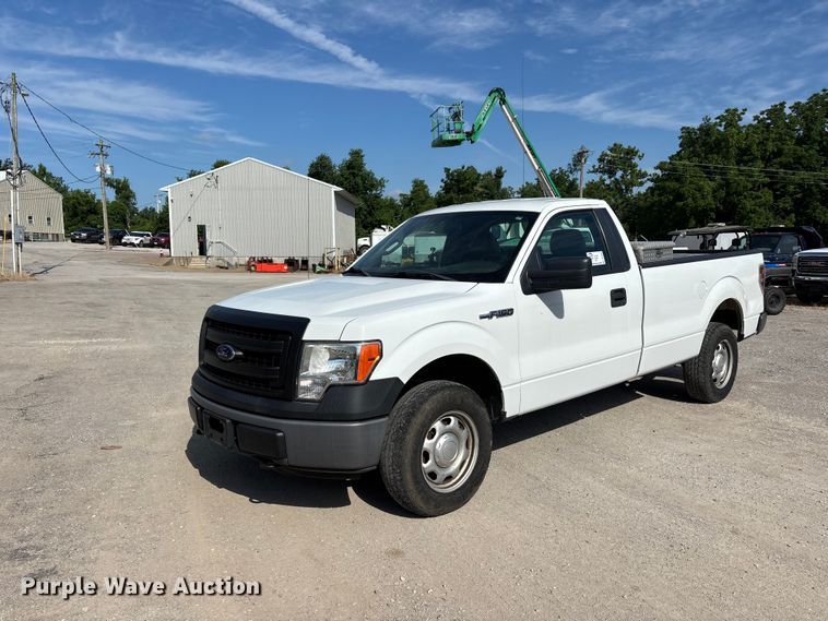 2013 Ford F150 XL pickup truck - DV4355