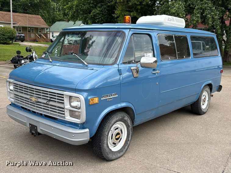 1983 Chevrolet G10 sewer camera van - DV4414