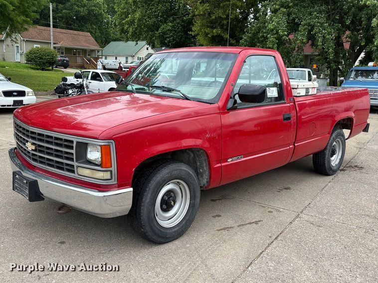 1990 Chevrolet C1500 pickup truck - DV4415