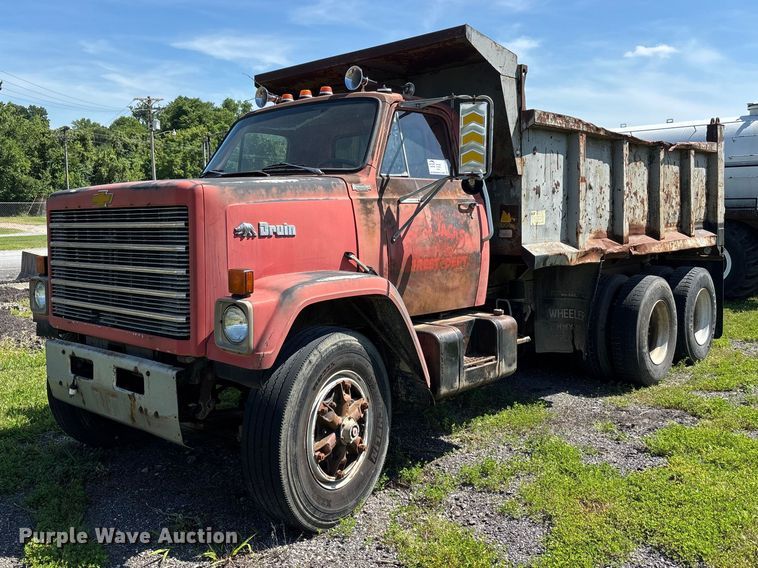 1979 Chevrolet Bruin dump truck - DV4435
