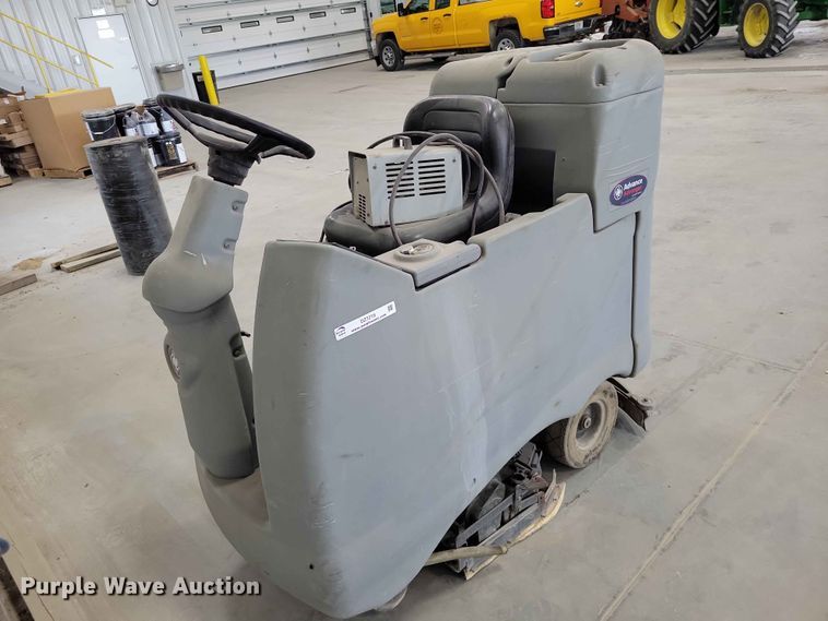 Advance Advenger floor scrubber - DZ7219