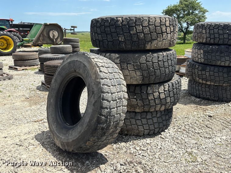 (5) 17.5R25 tires - EI5871