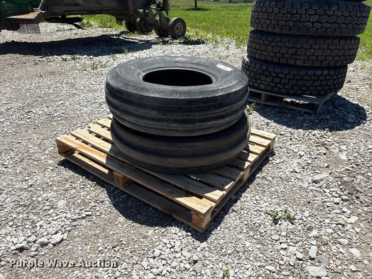 (2) 10.00-16 tires - EI5881