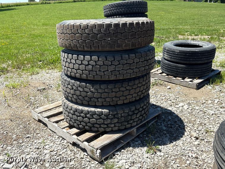 (4) Dayton D620D 11R22.5 tires - EI5882