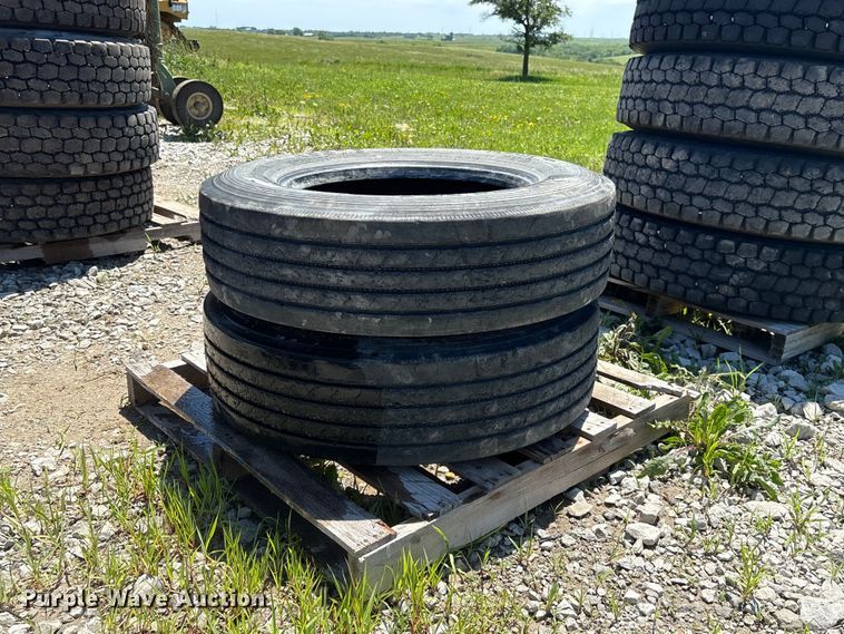 (2) Arisun AS673 275/70R22.5 tires - EI5883