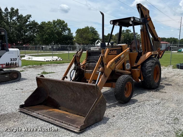 Case 580D backhoe - EN0316