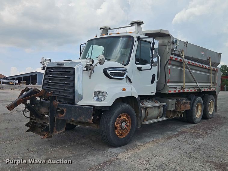 2018 Freightliner 108SD dump truck - EO7467
