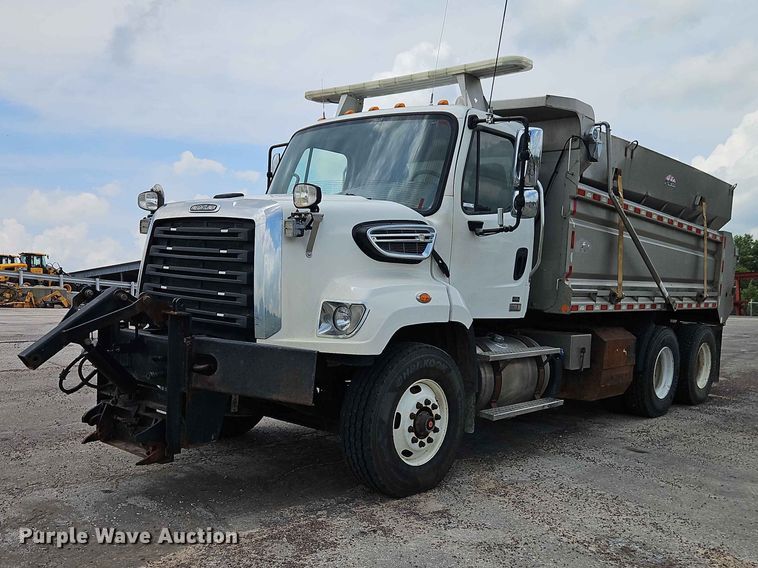 2018 Freightliner 108SD dump truck - EO7468