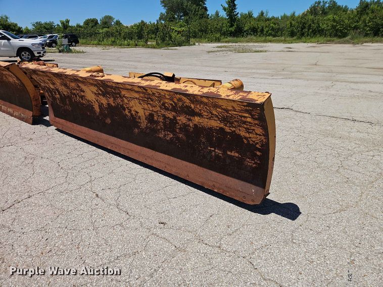Henke 12' plow - EO8502