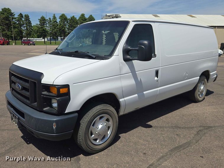 2012 Ford E150 van - ER1671