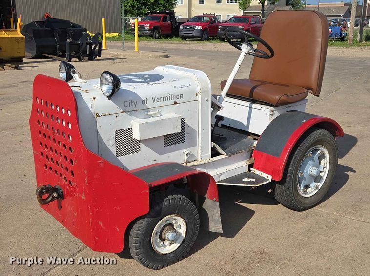 Clarktor Clarktor-21 baggage tug - ER1721