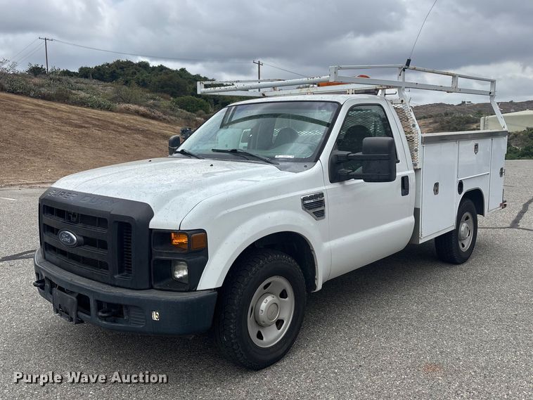 2009 Ford F250 Super Duty utility bed pickup truck - ER7625