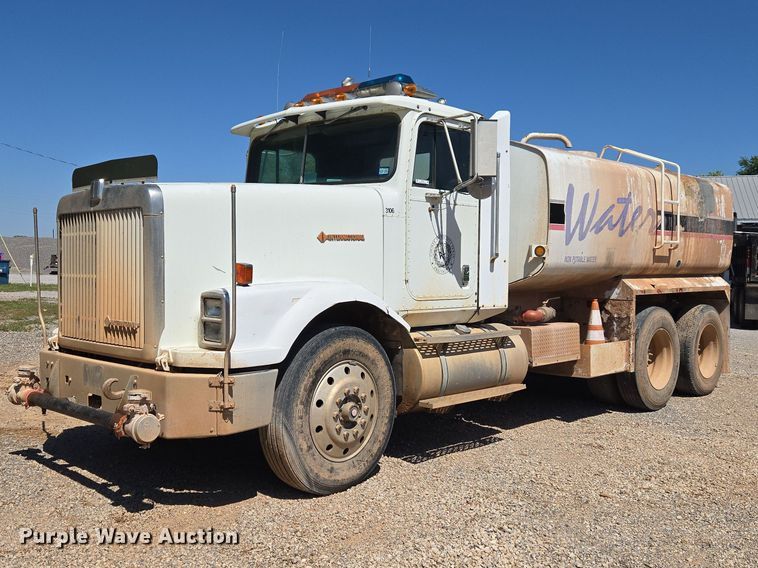 1992 International 9300 water truck - ET5167