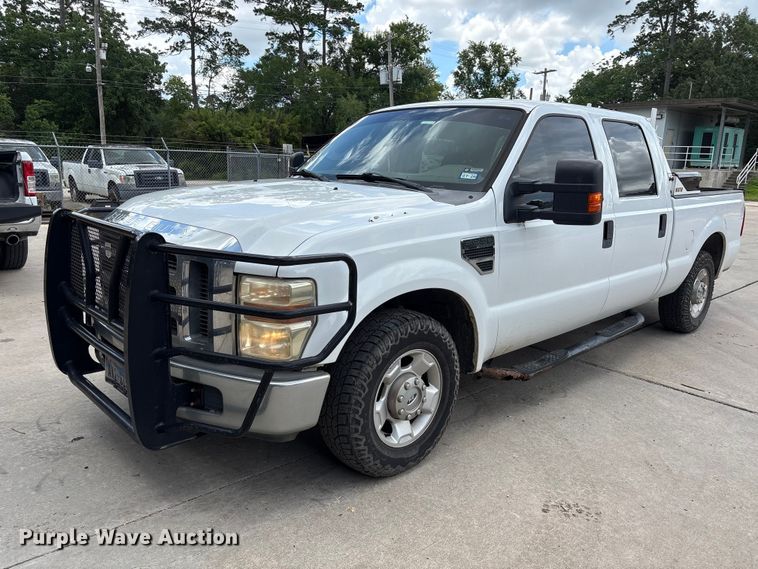 2010 Ford F250 Super Duty Crew Cab pickup truck - EU0630