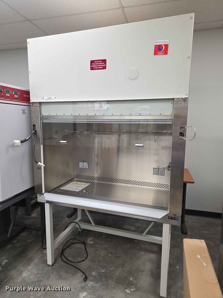 Nuaire NU-425-400 biological safety cabinet - EV2180