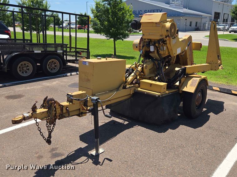2000 Rayco Mfg Inc stump grinder - EW0270