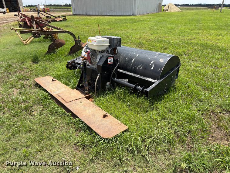 Berc 700516-2 skid steer broom - EW4798