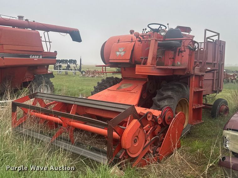 Massey-Ferguson 1167 combine - EW4808
