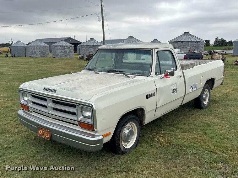 1987 Dodge D150 pickup truck - EW4817