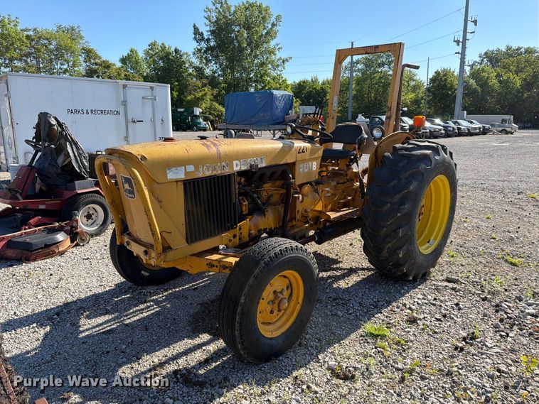 John Deere 401B tractor - FB8193