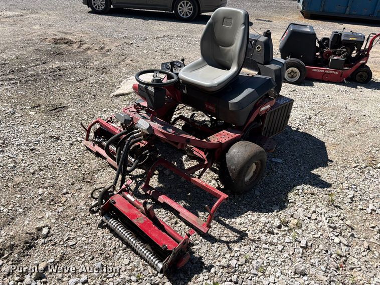Toro Greensmaster 3200 reel mower - FB8195