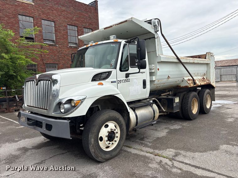2013 International 7400 dump truck - FB8829