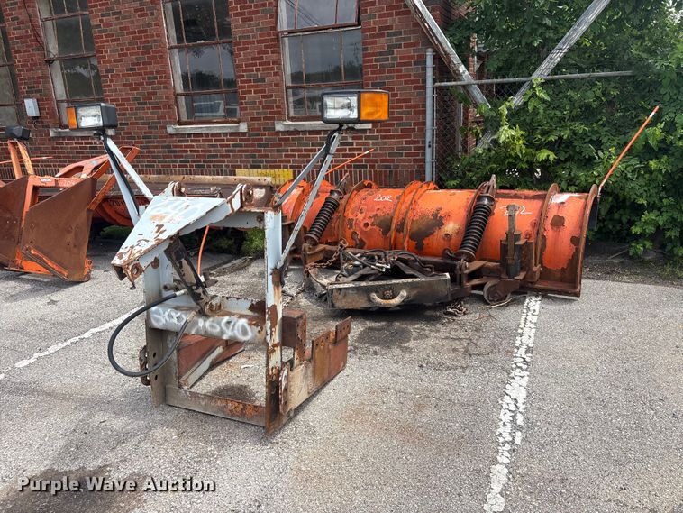 2010 Henderson snow plow - FB8831