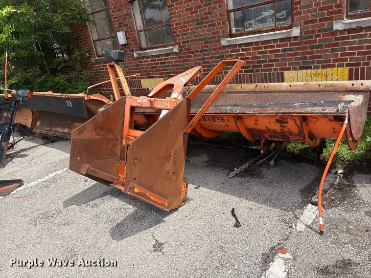 2010 Henderson snow plow - FB8833
