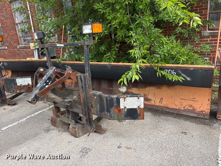 2005 Wausau snow plow - FB8835