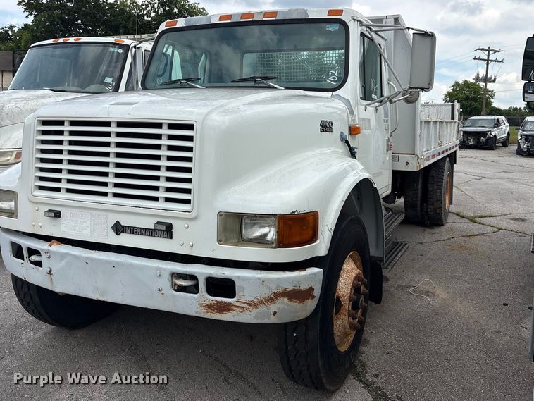 1997 International 4900 dump truck - FB8847