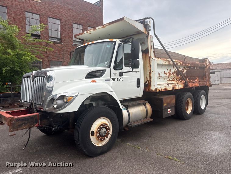 2011 International 7400 dump truck - FB8868