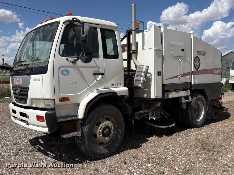 2009 Elgin 3300 street sweeper truck - FC2356
