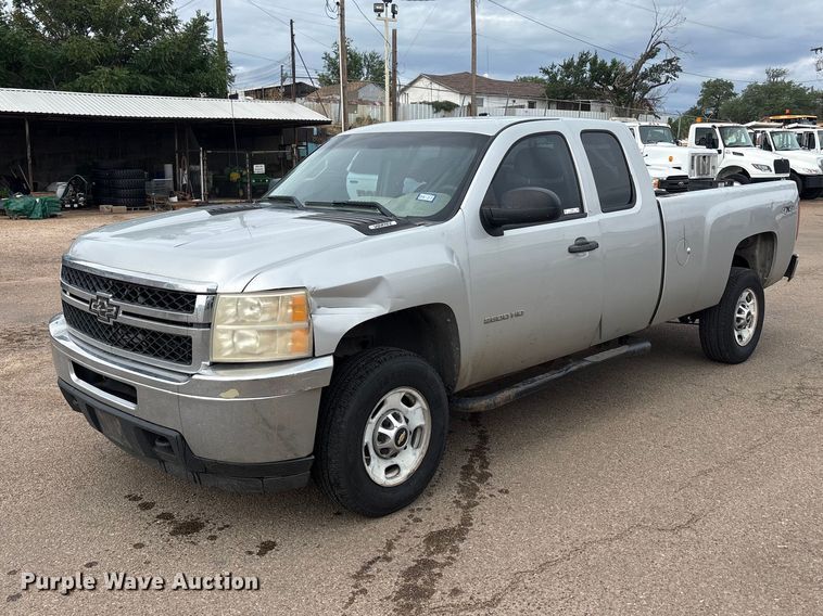 2011 Chevrolet Silverado 2500HD Ext. Cab pickup truck - FC2368