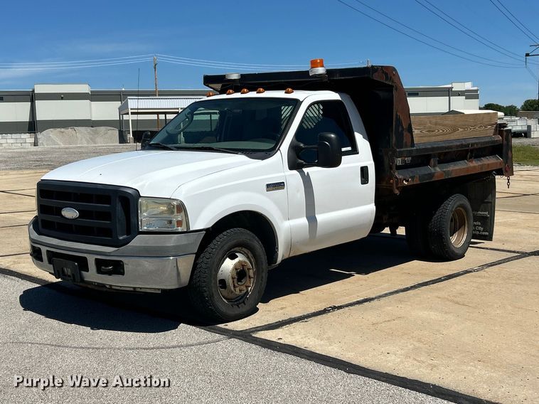 2006 Ford F350 Super Duty XL dump bed pickup truck - FC2734