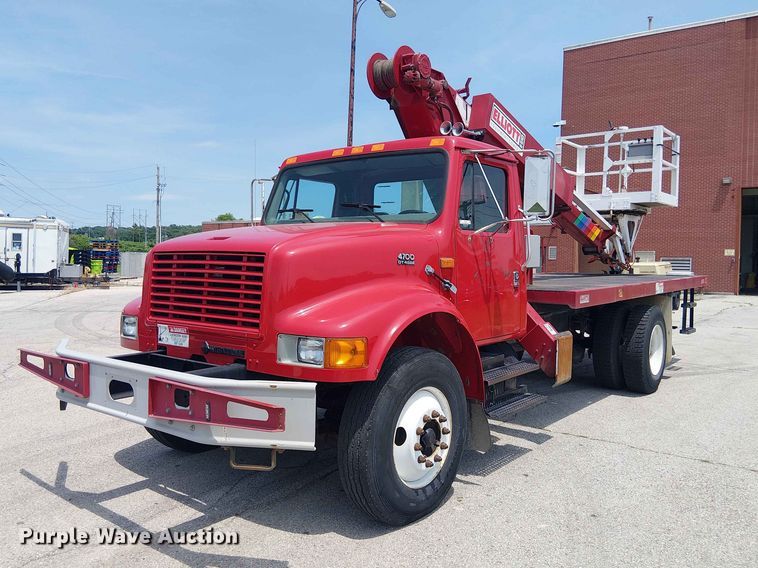 1997 International 4700 bucket truck - FC4706