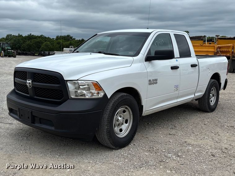 2017 RAM 1500 Ext. Cab pickup truck - FC5814