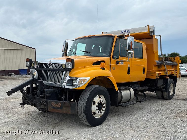 2006 International 7400 dump truck - FC5846