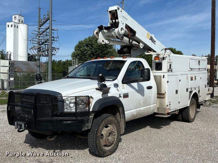 2009 Dodge Ram 5500 bucket truck - FC5860