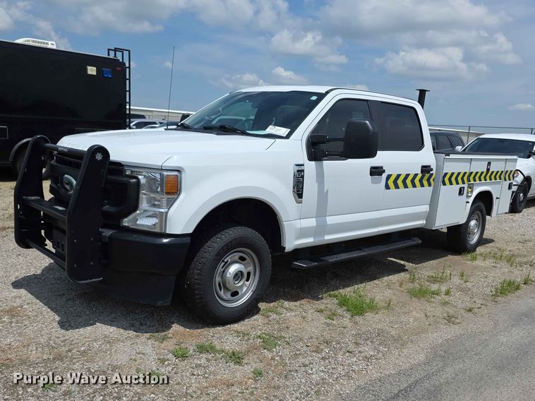 2021 Ford F250 Super Duty  Crew Cab utility bed pickup truck - FH6068